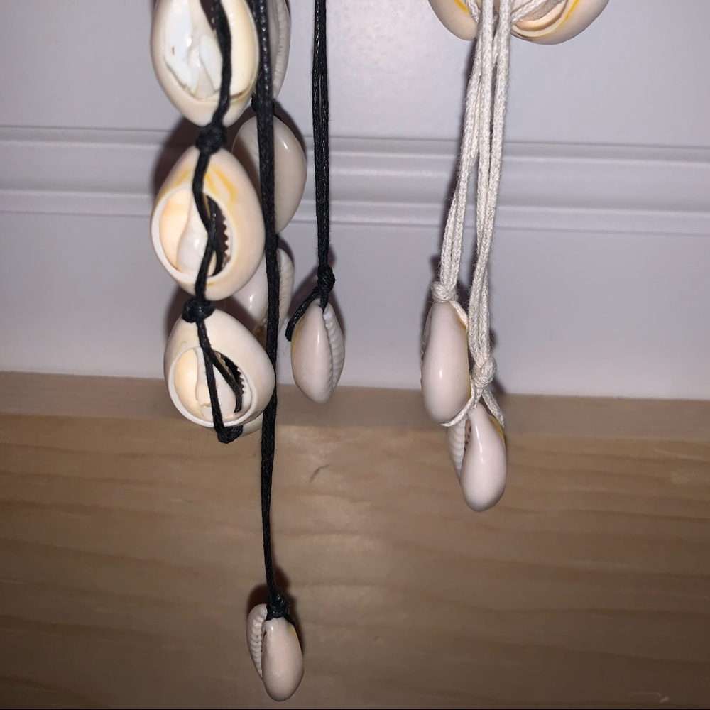4 FOR $25⭐️
Shell Necklaces - Picture 6 of 6